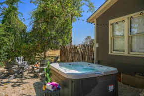 Cork & Cactus, close to Main St and pet-friendly!
